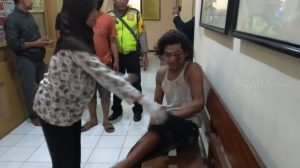 Mencoba Kabur Usai Membacok Ibu Kandungnya, Pria Ini Ditembak Petugas