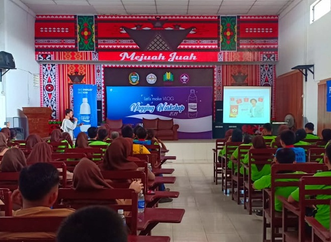 Pocari Sweat dan SMA N 3 Medan Gelar Vlogging Workshow “Let’s Make Vlog”
