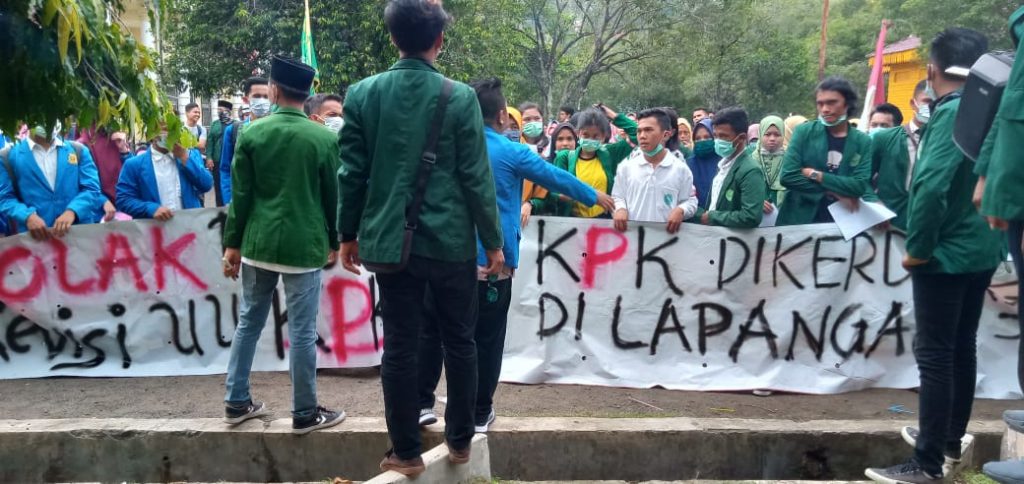 Mahasiswa Sibolga-Tapteng Gelar Aksi Tolak RUU KPK dan KUHP