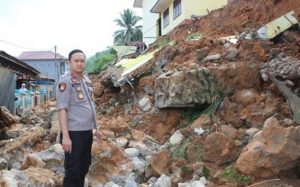 Longsor di Padangsidimpuan, Sejumlah Bangunan Rusak