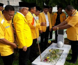 HUT ke-55 Partai Golkar Sumut Ziarah ke Makan Pahlawan