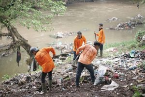 Gotong Royong di Jalan Pertempuran, 2,6 Ton Sampah Dibersihkan