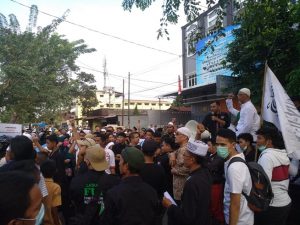 Unjuk rasa Terkait Penyerobotan Mesjid, APMAS Desak Polisi Tangkap Pimpinan Perumnas Regional I