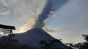 Merapi Erupsi, Dua Desa di Magelang Hujan Abu