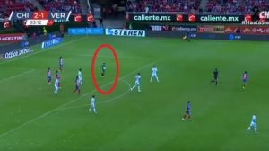 Fantastis, Kiper Ini Cetak Gol Dari Jarak Jauh