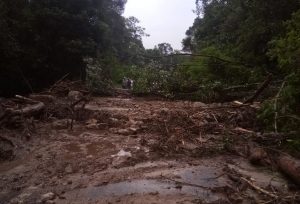 Sempat Terputus Karena Longsor, Jalur Karo- Dairi Sudah Bisa Dilalui Kembali