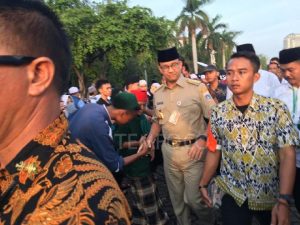 Pakai Baju Dinas, Anies Baswedan Hadiri Reuni 212