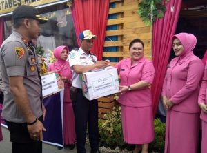 Ketua Bhayangkari Polda Sumut Kunjungi Pos Pam Polrestabes Medan