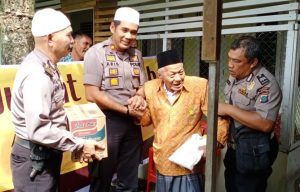 Kapolsek Percut Silaturahmi ke Rumah Veteran di Desa Bandar Setia