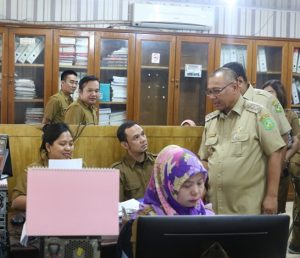 Tinjau Sejumlah Bagian Di Sekertariat Pemko, Akhyar Ajak ASN Terus Berinovasi
