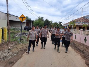 Kapolda Sumut Serahkan Bantuan Bagi Korban Banjir Bandang di Barus