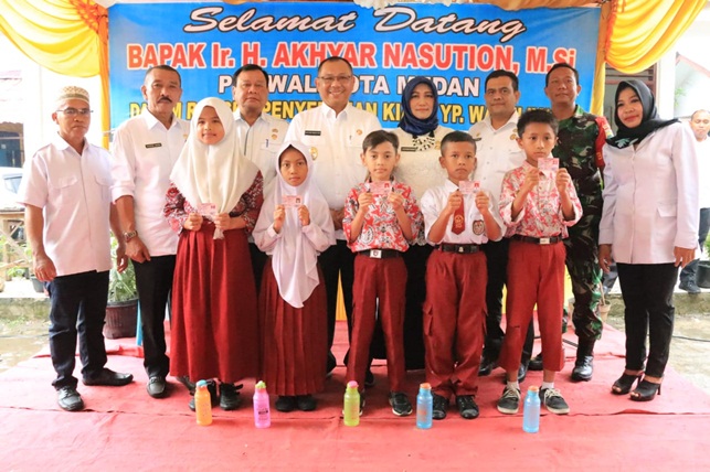 Akhyar Serahkan KIA di Medan Labuhan