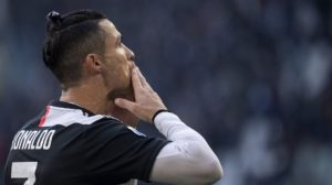 Juventus Bantai Fiorentina 3-0
