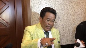 Kerja Dirumah Karena Wabah Corona, Hotman Paris : Gak Pake Jas Cuma Pake Kolor