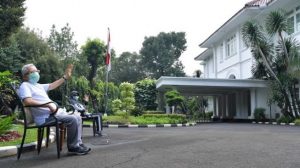 Tingkatkan Imunitas, Wapres Ma’ ruf Amin Selalu Berjemur Sebelum Kerja