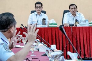 Kunjungi Danau Toba, Menparekraf Tekankan Pentingnya Kebersihan Destinasi Pariwisata