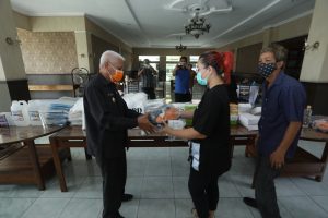 Bupati Asahan Terima Bantuan APD dari Masyarakat Tionghoa Kabupaten Asahan