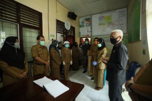 Bupati Asahan Kembali Serahkan Bantuan APD dari Provsu Kepada 6 Puskesmas