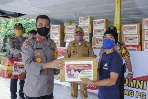 Petugas Pemakaman Covid 19 dan Tenaga Medis Di Medan Tuntungan Dapat Bantuan Sembako Dari Akabri/Akpol 93