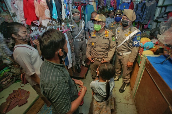 Akhyar Pimpin Razia Masker di Pasar Sei Sikambing