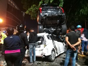 Kecelakaan Beruntun di Ringroad, Fuso Tabrak Pajero Hingga Timpa Honda Jazz