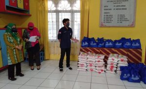 IMIKS USU Dan YAFSI Salurkan Bantuan Ke Masyarakat Kampung Aur