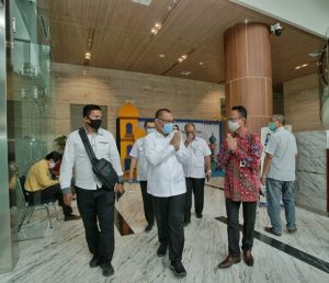 Menuju New Normal, Akhyar Tinjau Protokol Kesehatan di Bank Mandiri