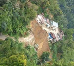 Longsor Landa Kota Palopo, Sembilan Rumah Rusak
