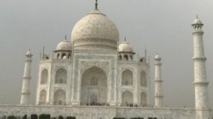 Meski Kasus Covid-19 Masih Tinggi, India Tetap Nekat Buka Kembali Taj Mahal