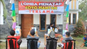 Lomba 17 Agustusan Unik, Lama-lamaan Menatap Foto Mantan