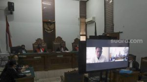 Eksepsi Vicky Prasetyo Ditolak, Hakim Lanjutkan Persidangan