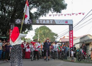 Gelar Fun Bike Merdeka, Warga Simpang Selayang ‘Kebanjiran Hadiah’