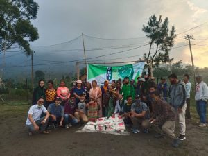 HMI MPO Medan Bagikan Sembako Kemasyarakat Terdampak Erupsi Sinabung
