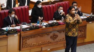 Pengesahan RUU Ciptaker Diwarnai Dimatikannya Mik dan Walk Out Demokrat