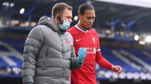 Liverpool Konfirmasi Operasi Lutut Virgil van Dijk Berjalan Sukses