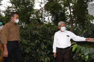 Peduli Kesejahteraan Masyarakat, Wagubsu Apresiasi FSC Indonesia Starbucks