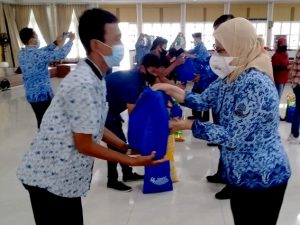 HUT Ke-49 Korpri, Pemprovsu Salurkan 3.500 Paket Sembako