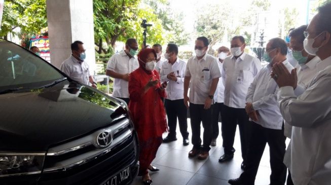 Dilantik Jadi Mensos, Risma Akan Fokuskan Bansos Corona