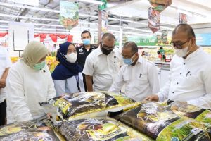 Sidak Ke 3 Lokasi, Satgas Ketahanan Pangan Temukan Makanan dan Minuman dengan Kemasan Rusak