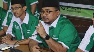 Sempat Dikepung Ratusan Orang, Banser Jaga Ketat Rumah Orangtua Mahfud MD