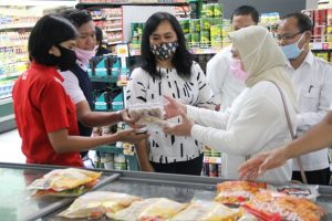 Sidak ke Lotte Mart Center Point, Satgas Ketahanan Pangan Temukan Produk Kadaluarsa