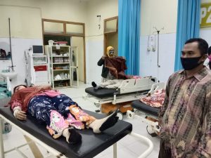 Sekdakab Asahan Besuk Korban Keracunan Makanan di RSUD HAMS Kisaran
