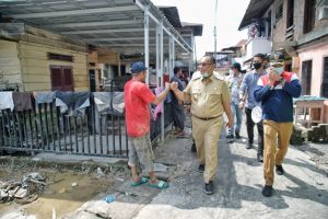 Hari Pertama Kembali Jadi Plt Wali Kota, Akhyar Tinjau Sejumlah Lokasi Korban Banjir