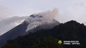 Kembali Erupsi, Gunung Merapi Luncurkan Awan Panas Sejauh 1.000 Meter