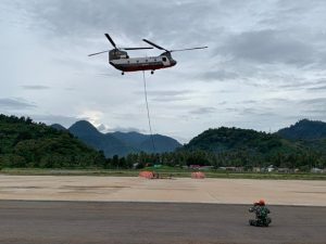 Kerahkan Chinook, BNPB Daratkan 8 Ton Bantuan Menuju Dua Desa Terdampak Gempa Sulbar