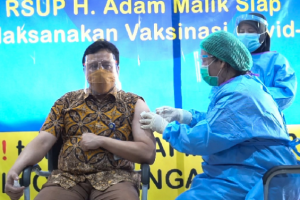 Perdana, 48 Nakes RSUP Adam Malik Divaksinasi Covid-19 Hari Ini