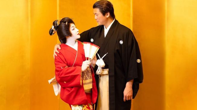 Dandan ala Geisha, Penampilan Syahrini Bikin Pangling