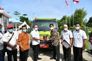 Dukung Program Pembangunan, PTPN IV Serahkan Dump Truck ke Pemkab Batu Bara