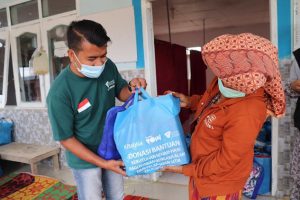 DD Waspada Salurkan Ratusan Paket Bantuan Untuk Warga Sinabung