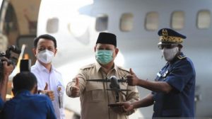 Prabowo Serahkan Pesawat CN235-220 MPA Buatan Indonesia ke AU Republik Senegal